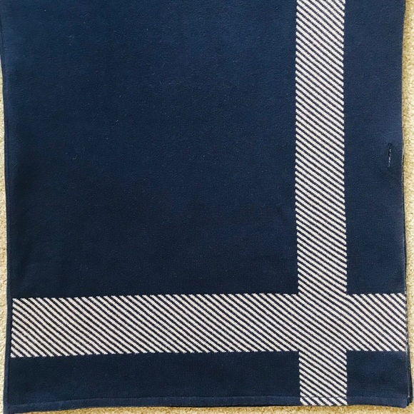 CAbi Reversible Navy/Tan Wrap Sweater Shawl Poncho Open Front Button Sides LNWOT - Picture 14 of 14